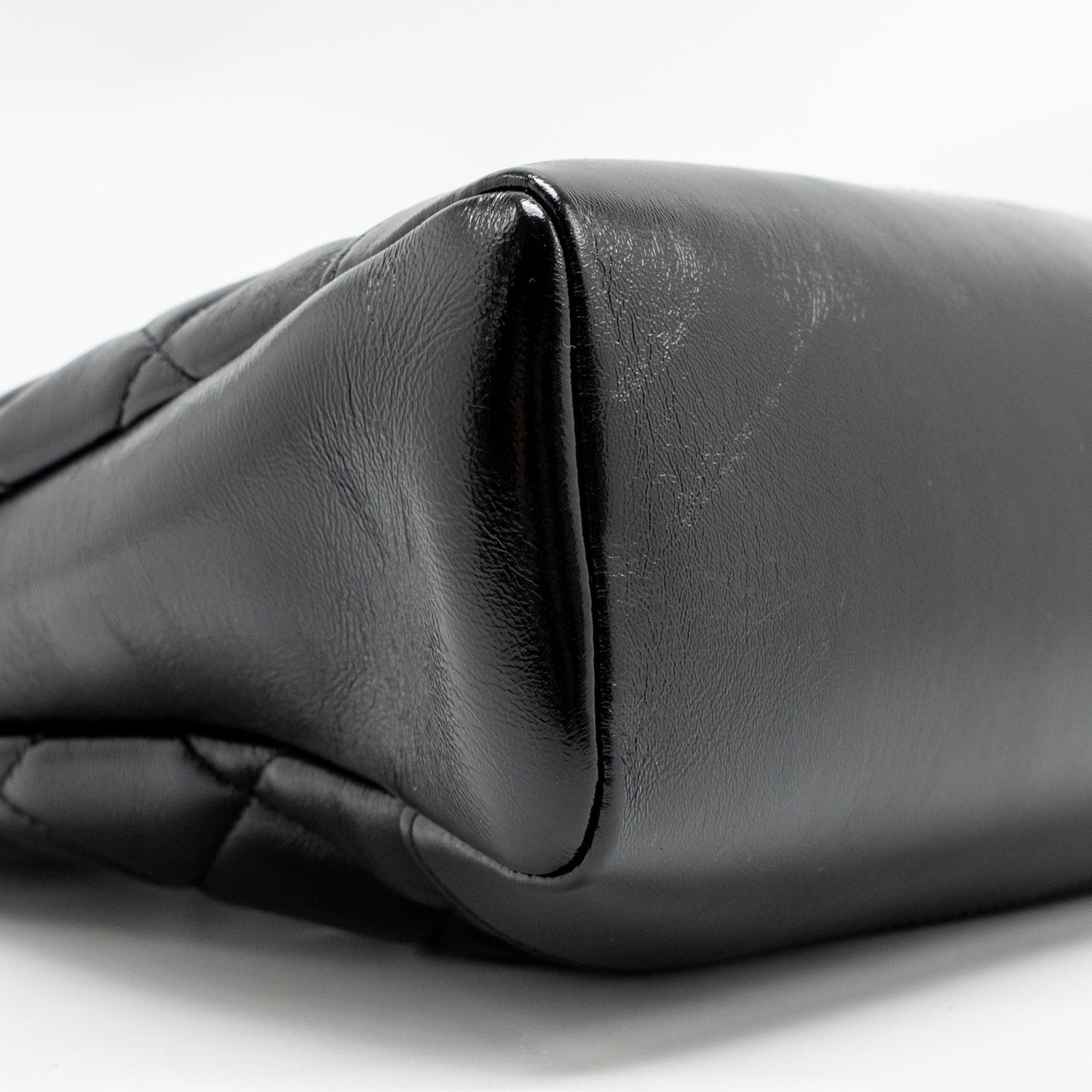 Chanel medium 31 bag shiny lambskin Black LGHW (microchip)