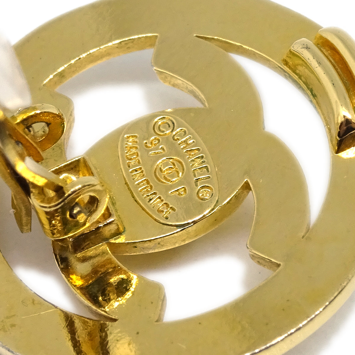 Luxury Chanel Turnlock Button Earrings Gold Clip-On 97P