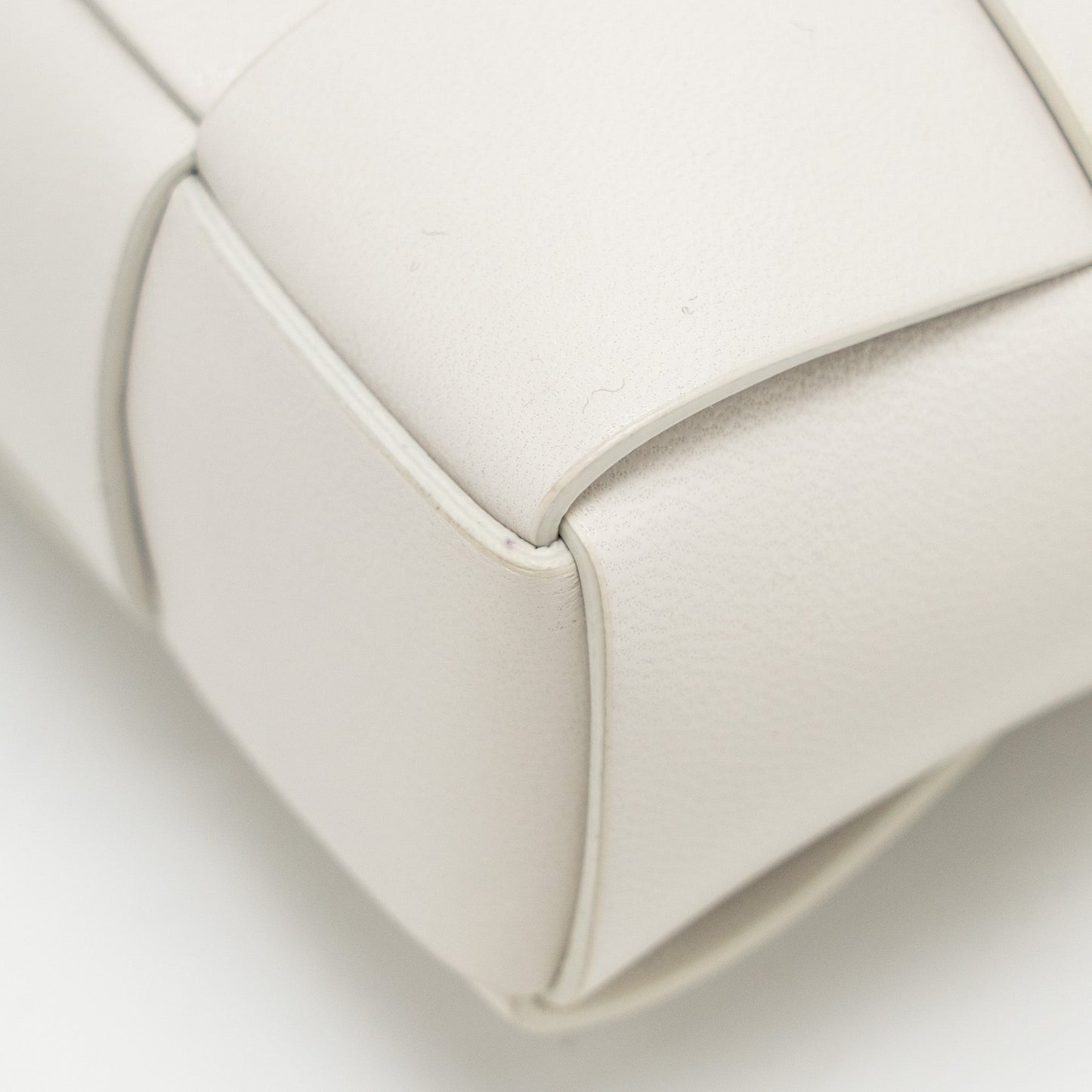 Bottega Veneta Cream Snap Clutch Bag Calfskin/Wood White Multicolour Hardware
