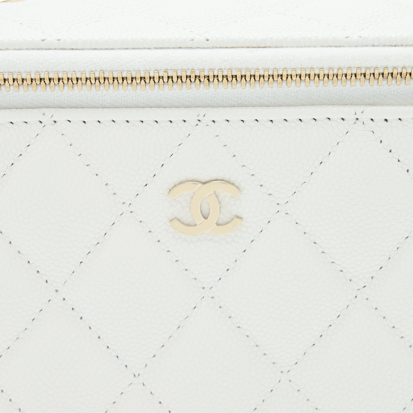 Chanel Long Vanity With Chain Caviar White LGHW (Microchip)