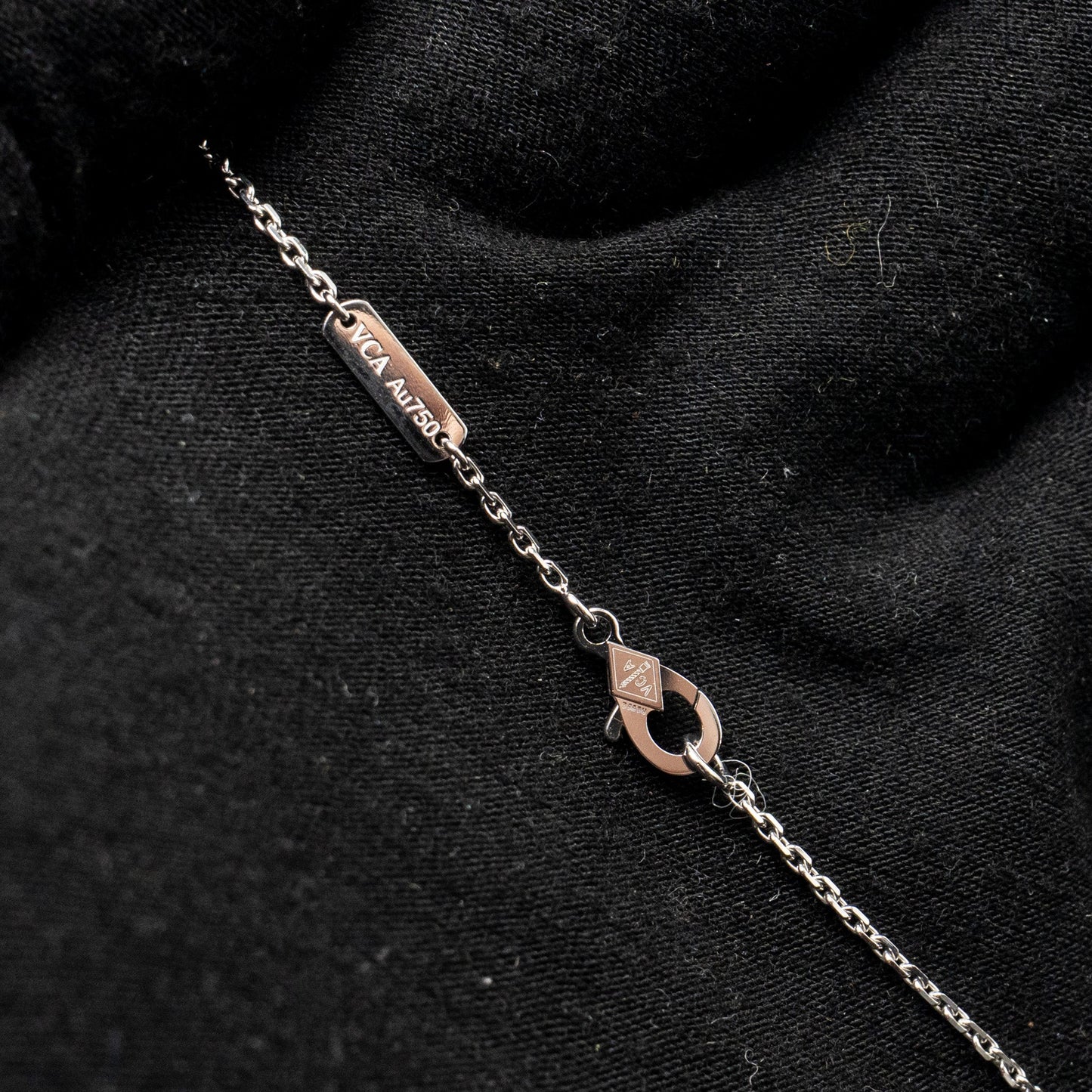 Van Cleef & Arpels 2020 Holiday Limited Pendant Guilloche White Gold Diamond