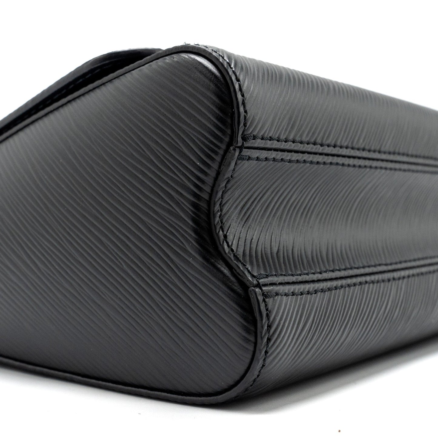 Louis Vuitton twist MM epi black GHW
