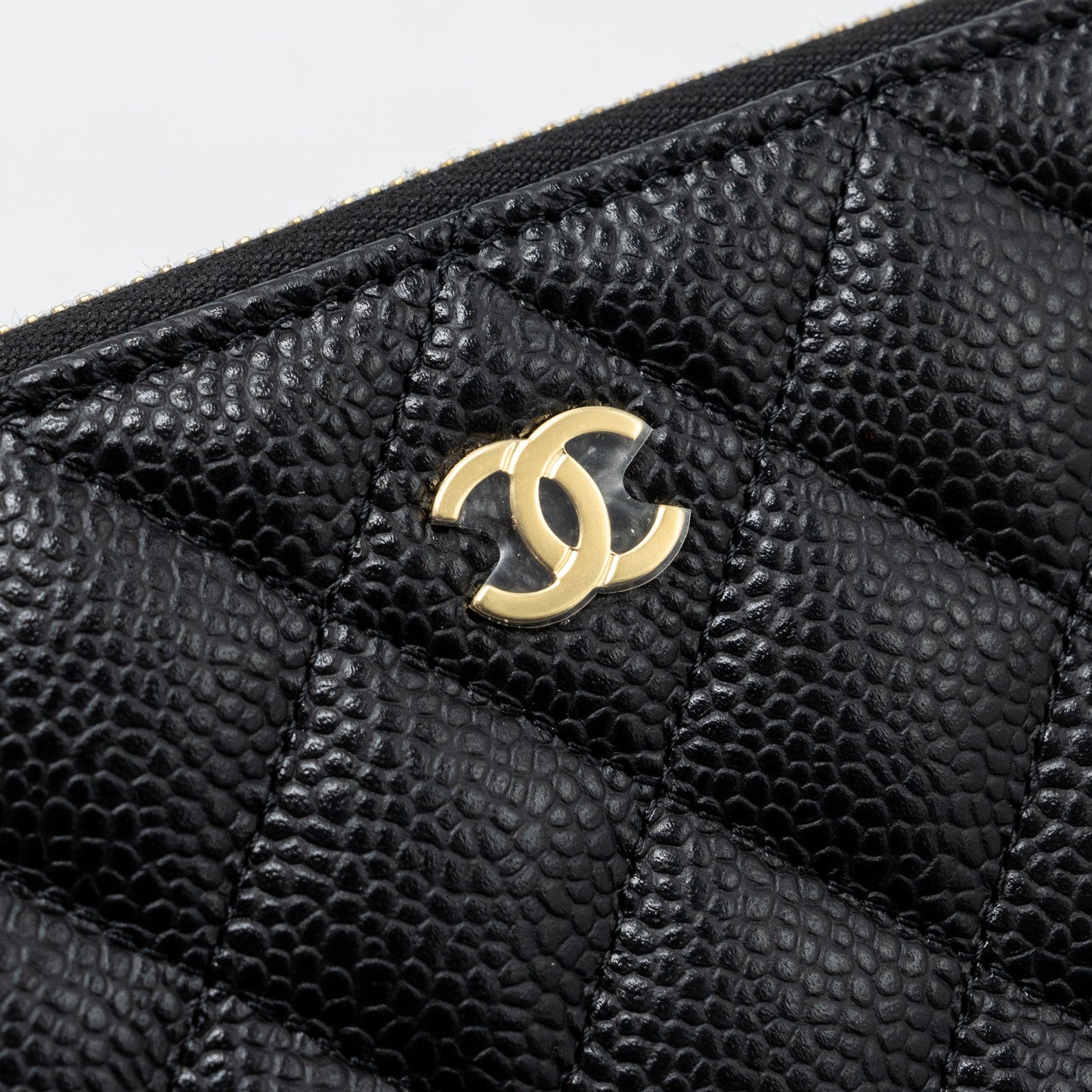 Chanel classic long zipped wallet caviar black GHW (microchip)