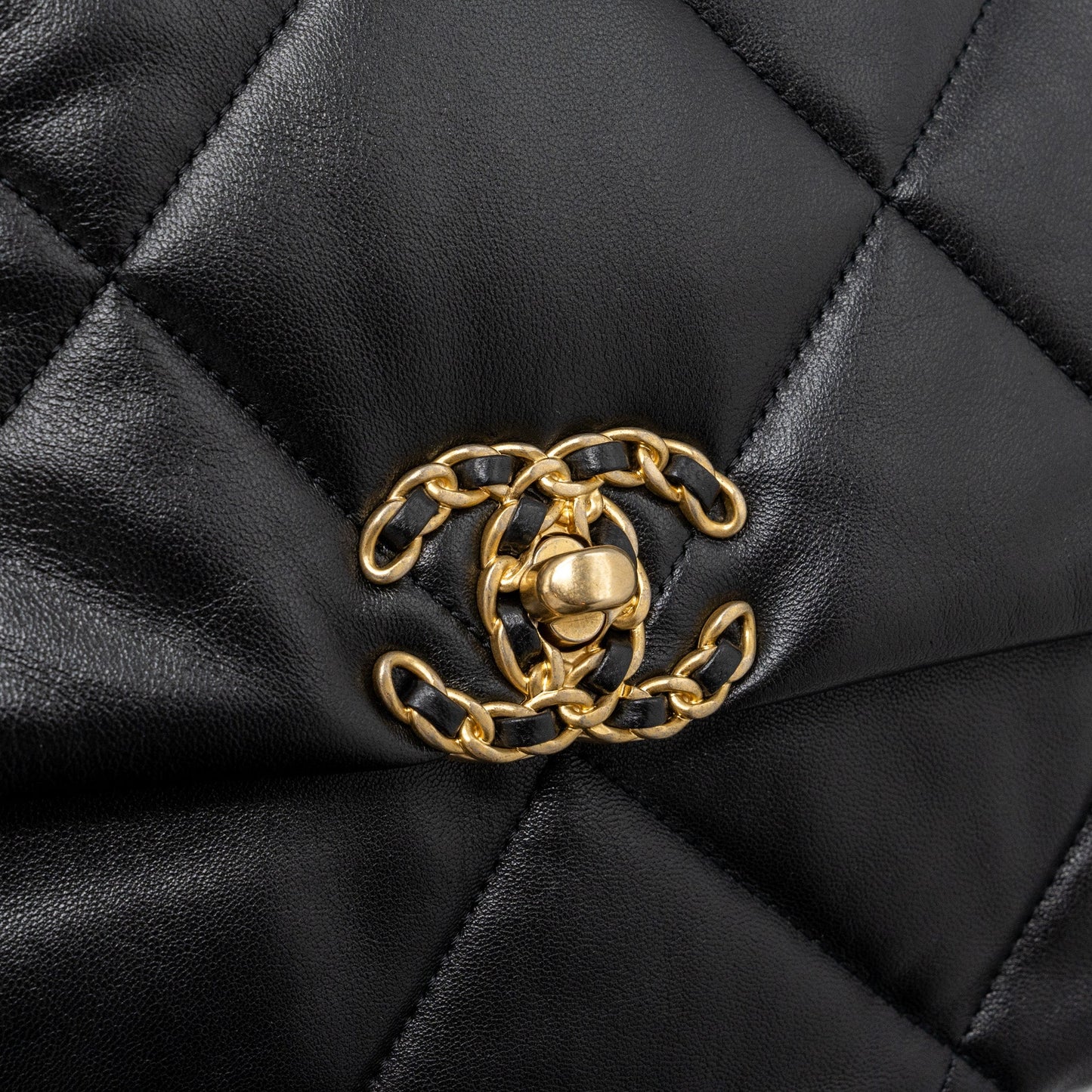 Chanel Medium 19 Bag Lambskin Black Multicolour Hardware(Microchip)