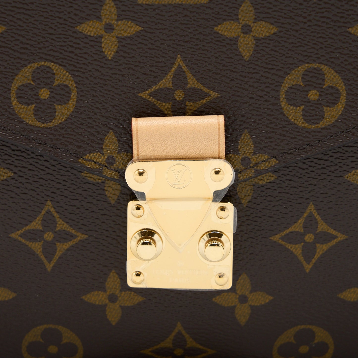 Louis Vuitton Pochette Metis Monogram Canvas GHW