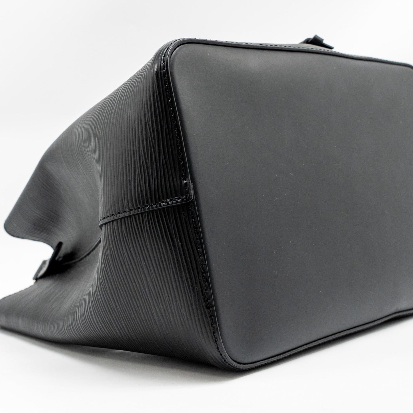 Louis Vuitton Neo Noe MM EPI Black SHW