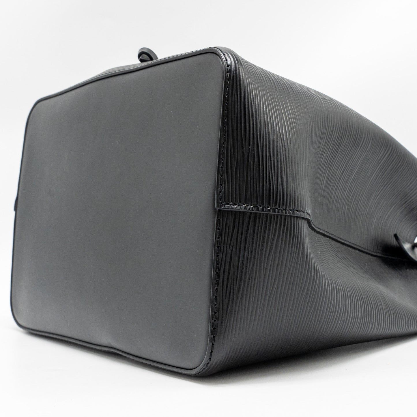 Louis Vuitton Neo Noe MM EPI Black SHW