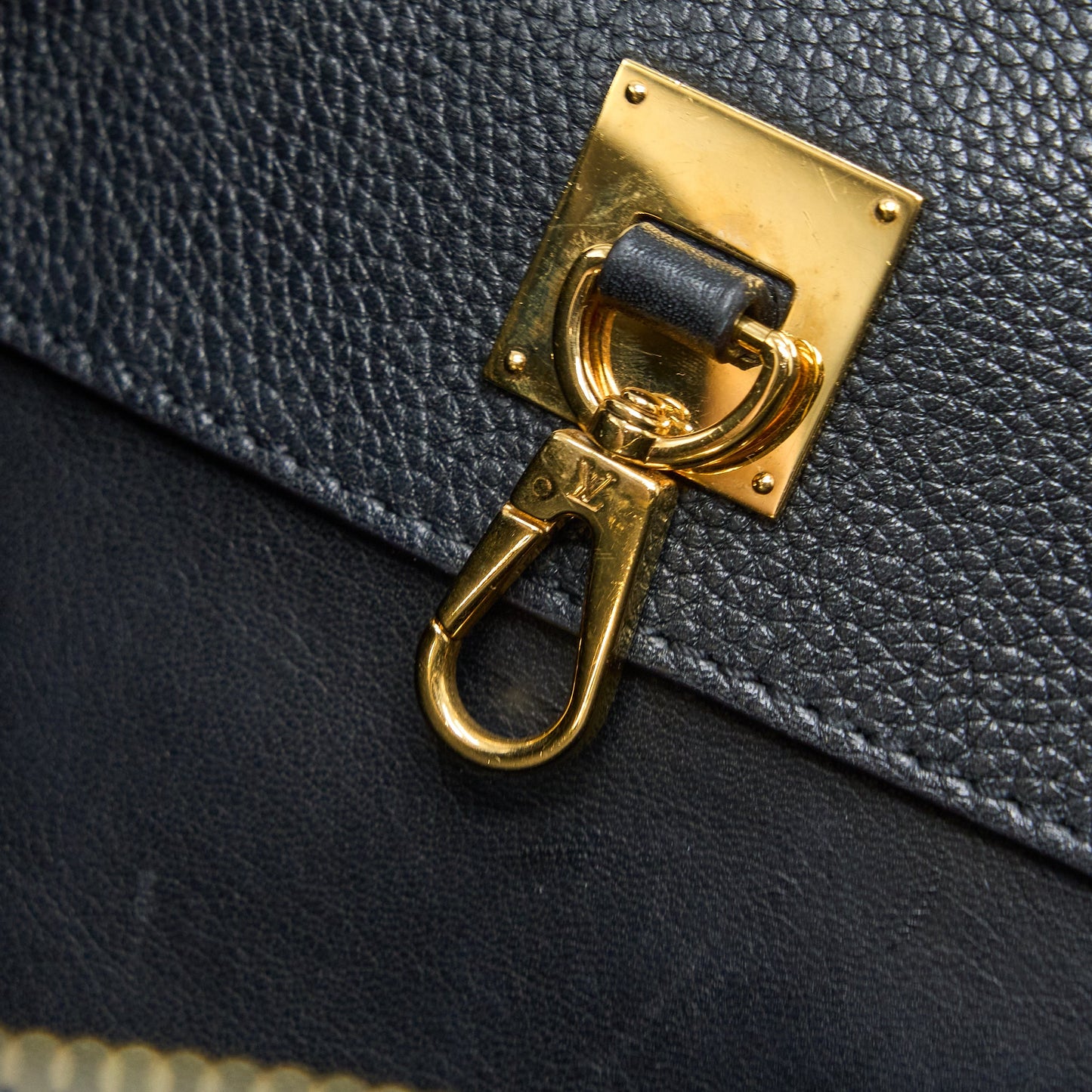 Louis Vuitton City Steamer MM Grained Calfskin Black GHW