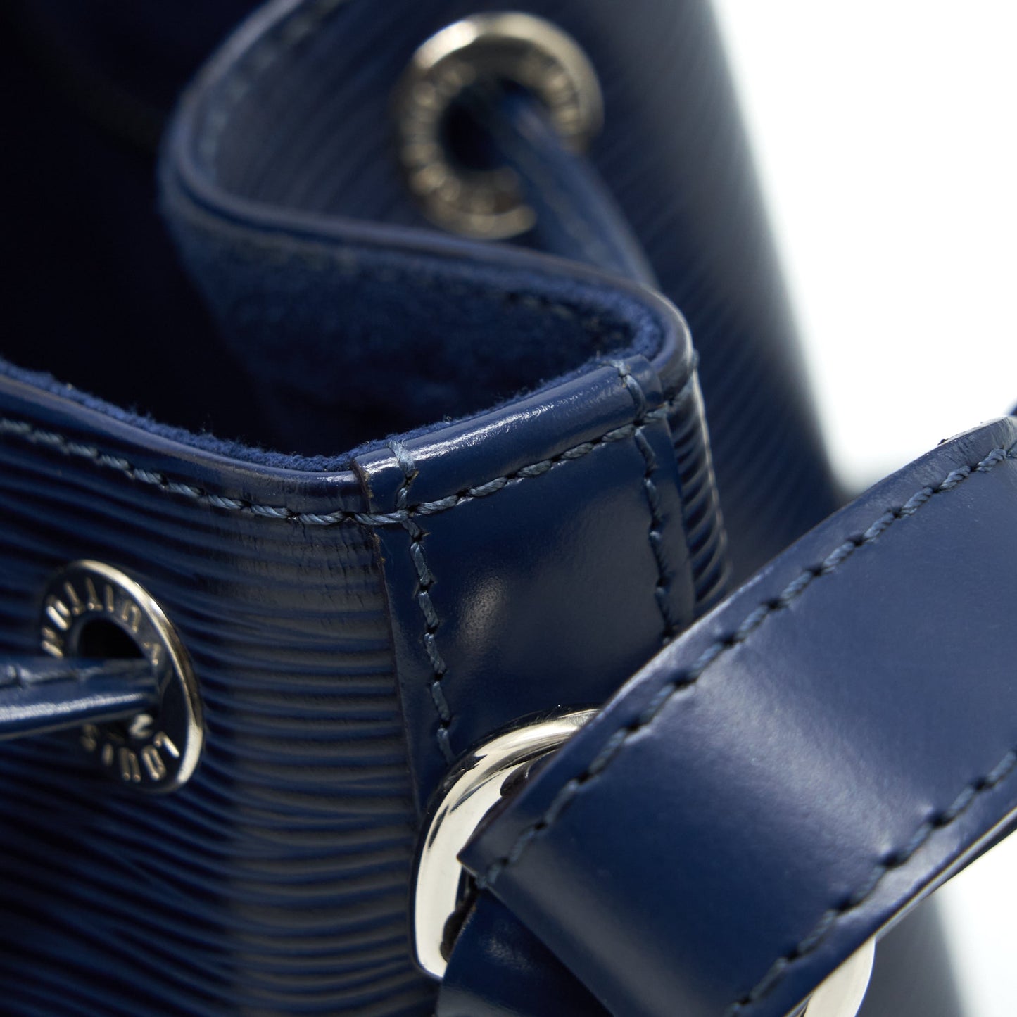 Louis Vuitton Noe Bucket Bag Epi Leather Navy SHW