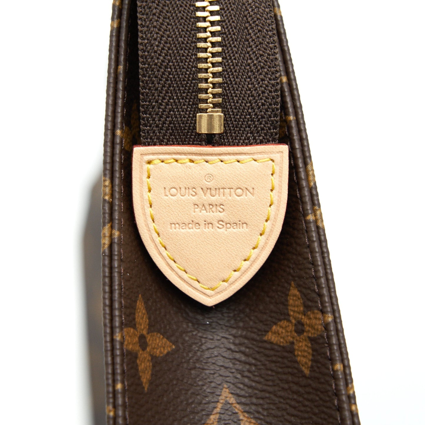 Louis Vuitton Toiletry Pochette 26 Monogram Canvas