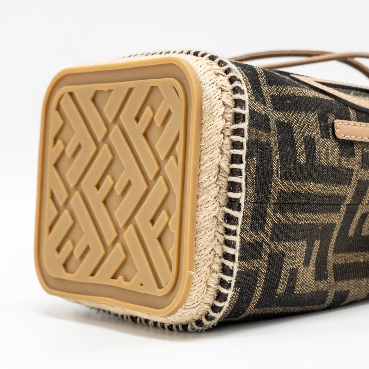 FENDI MINI MON TRESOR BUCKET BAG FF JACQUARD Raffia/FABRIC/CALFSKIN BROWN GHW