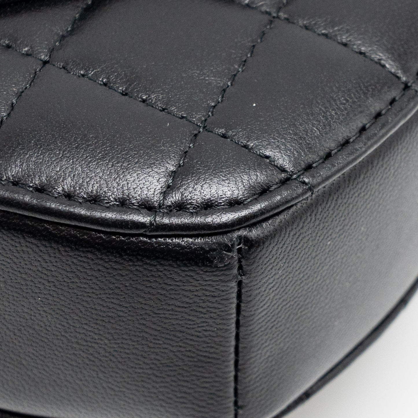 Chanel 22S Heart Belt Bag Lambskin Black LGHW