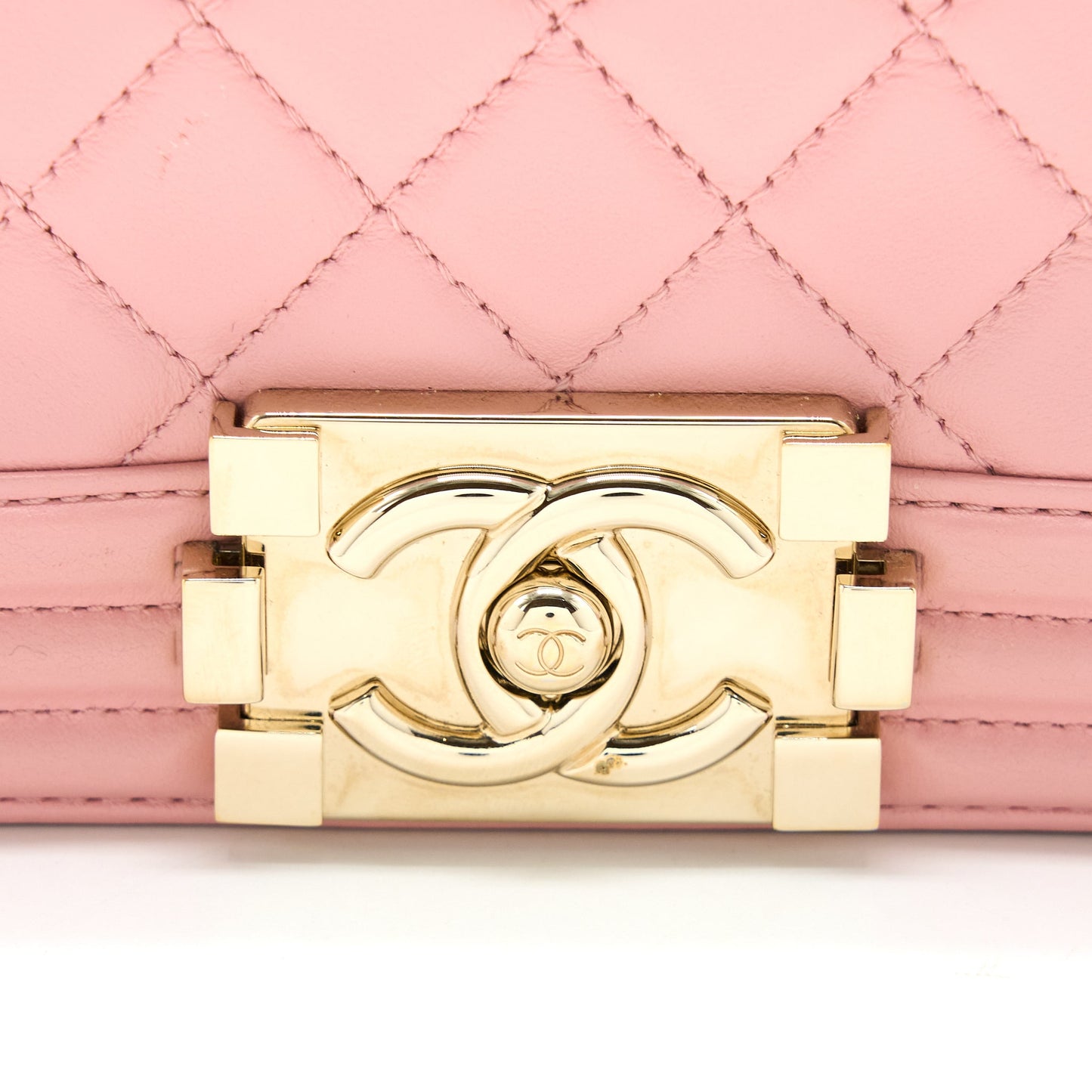 Chanel Medium Boy Bag Calfskin Pink LGHW