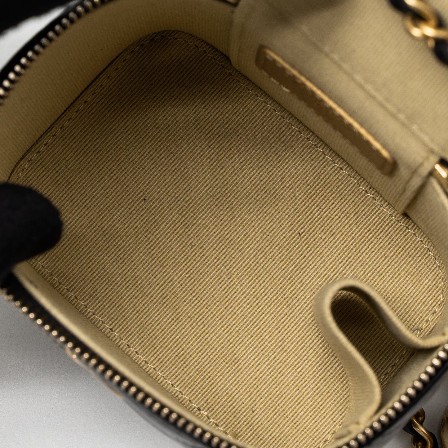 Chanel Pearl Crush Mini Vanity Case Lambskin Black GHW