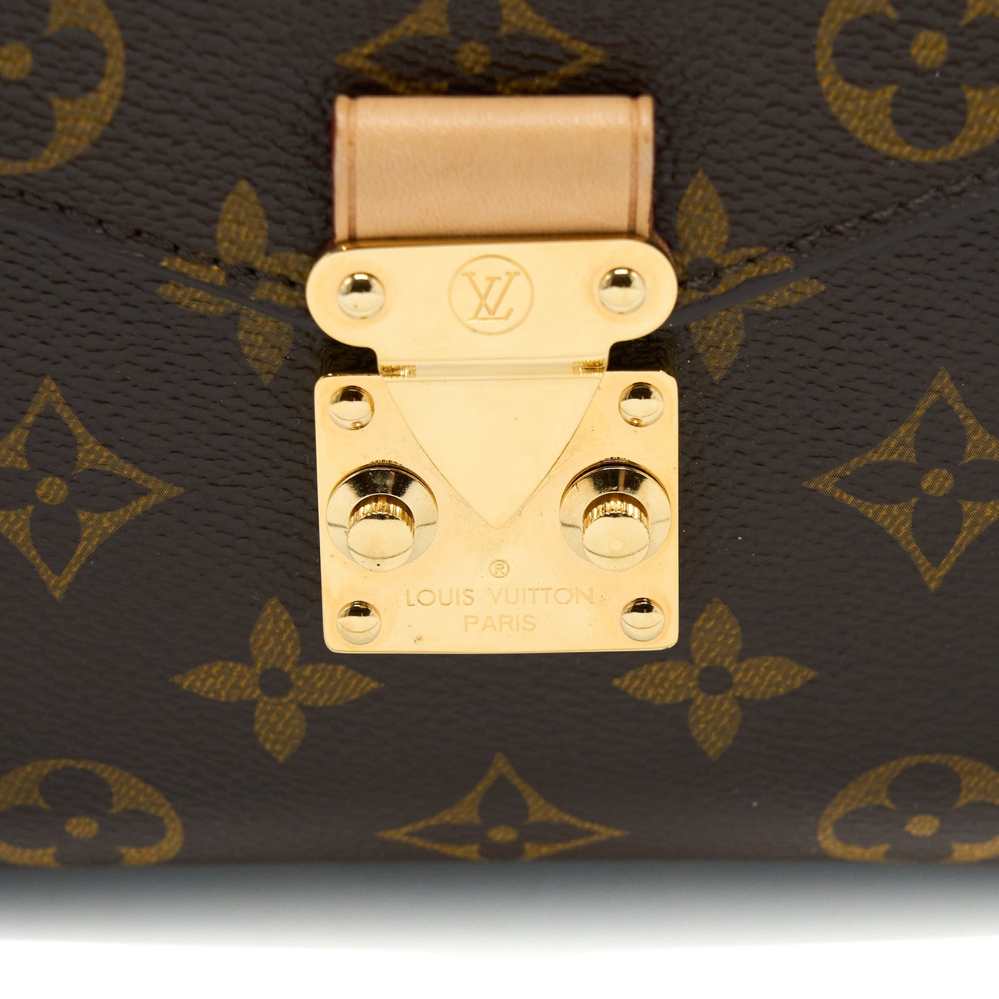 Louis Vuitton Pochette Métis Monogram Canvas GHW