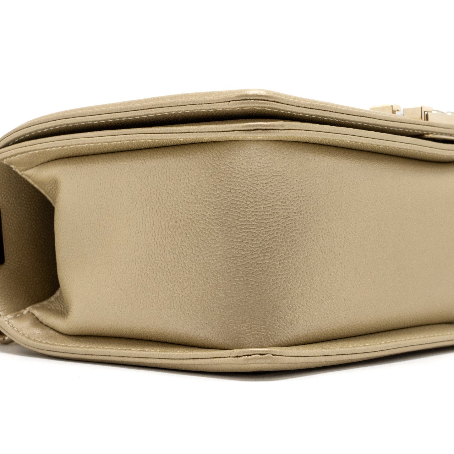 Chanel medium boy bag caviar gold LGHW