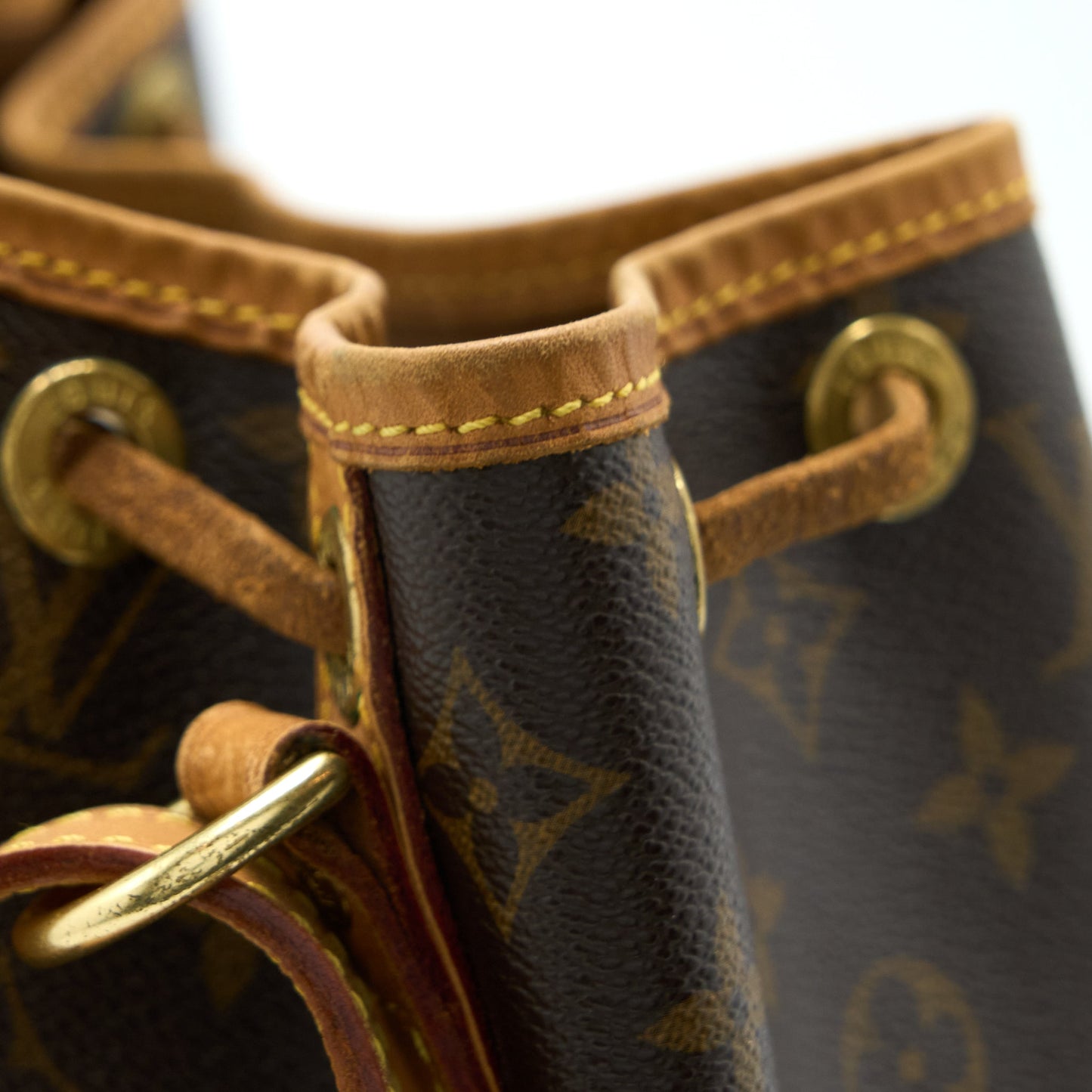 Louis Vuitton Petit Neo Bag Monogram Canvas GHW
