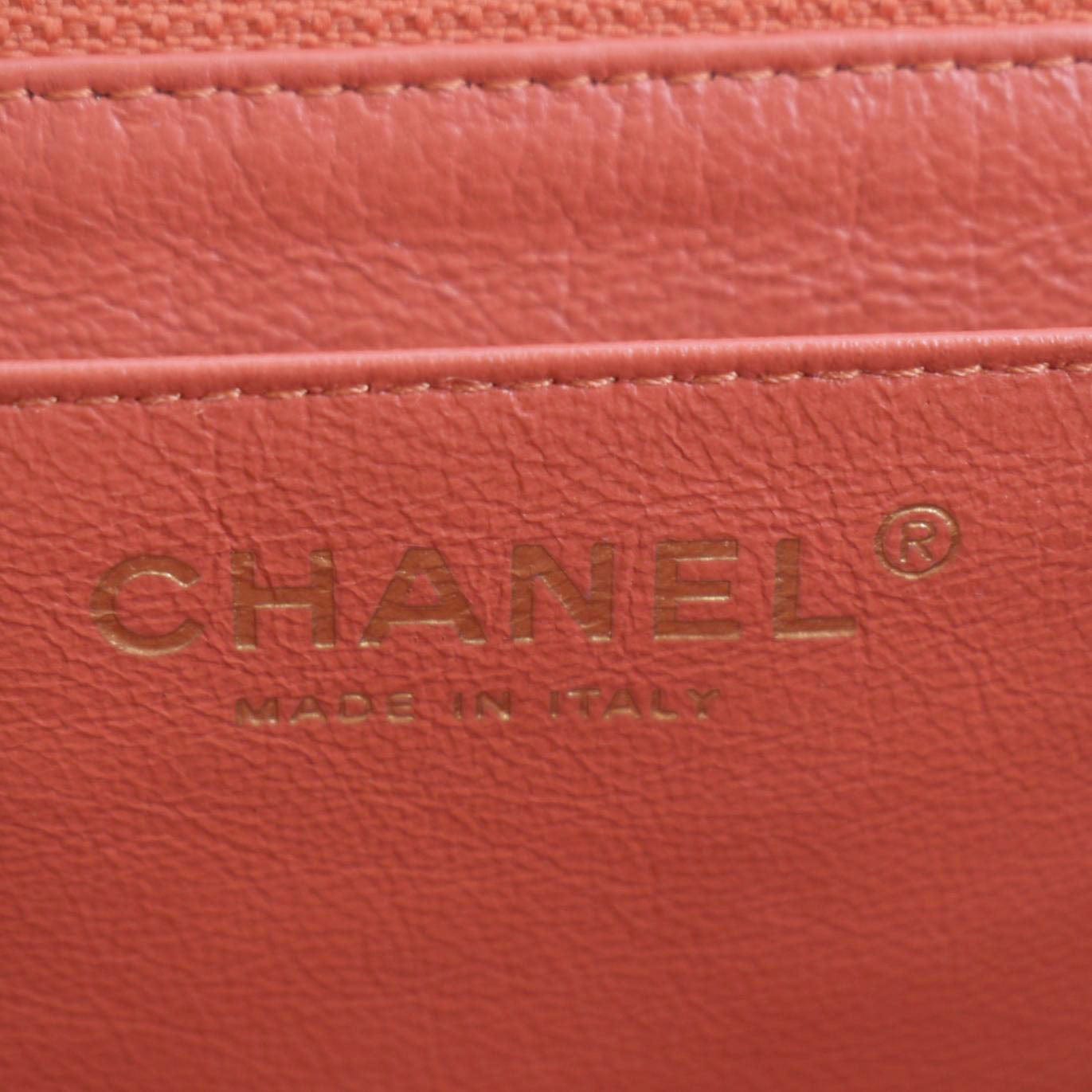 CHANEL Classic Maxi Single Flap Quilted Leather Shoulder Bag Red