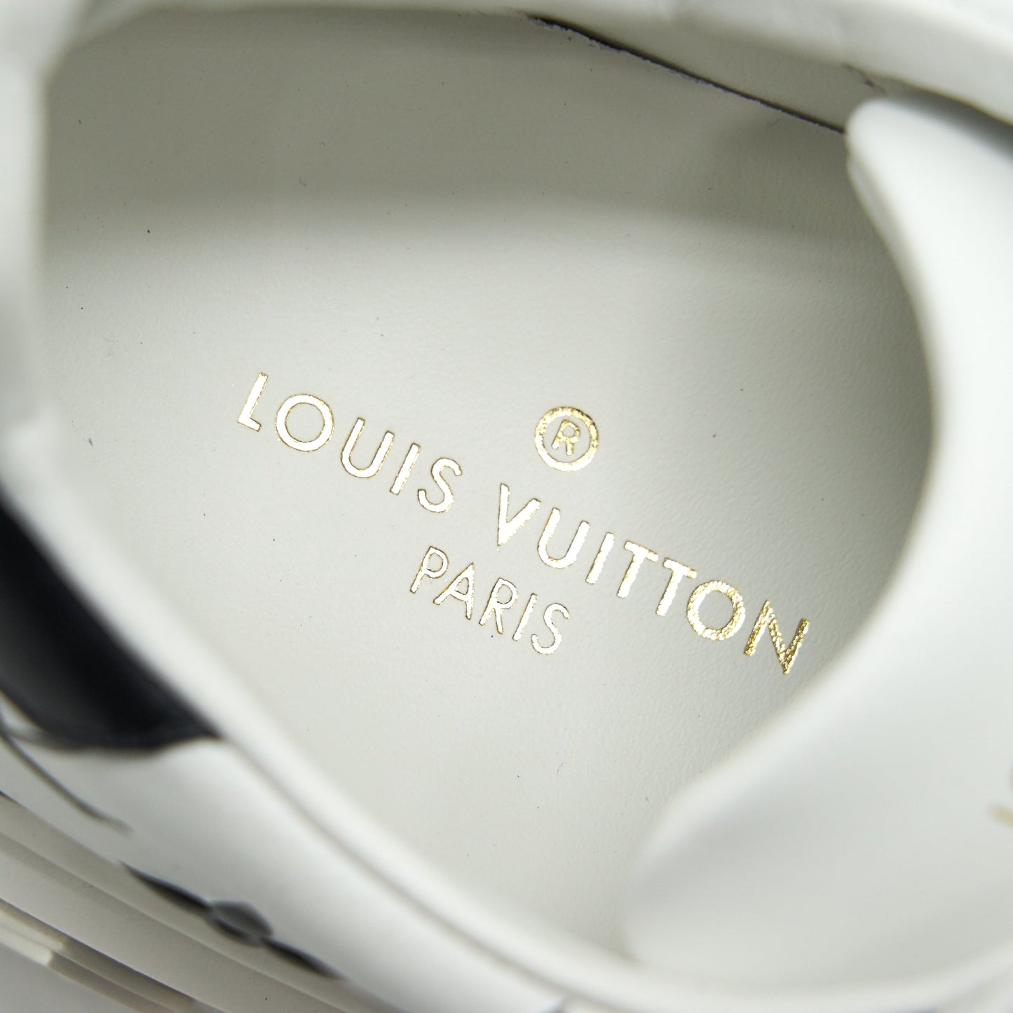 Louis Vuitton time Out Sneaker size 37
