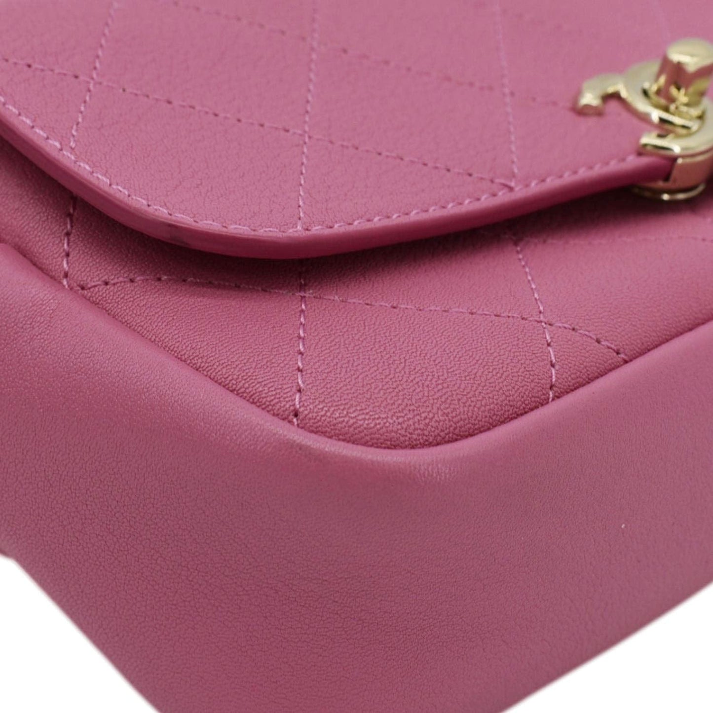 CHANEL Casual Trip Leather Waist Bag Pink