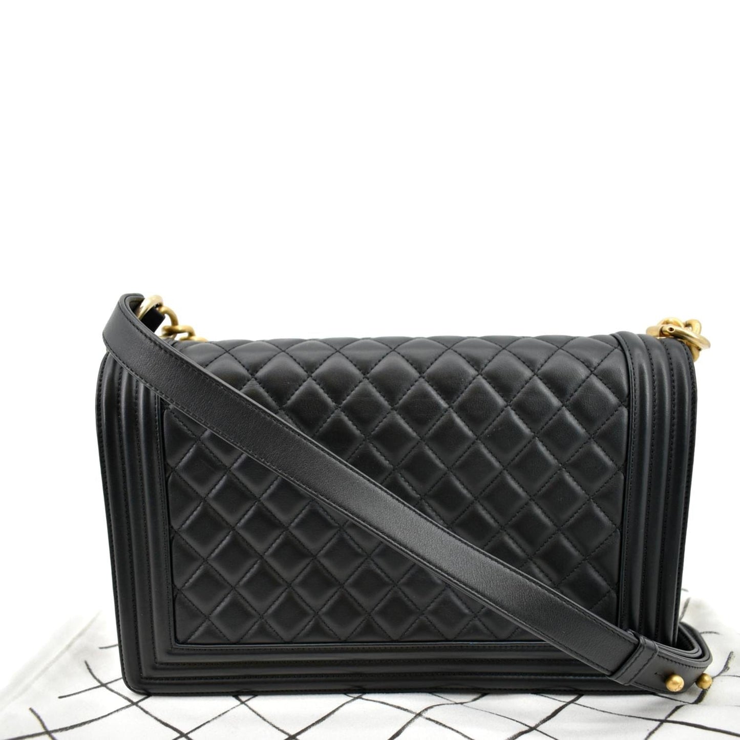Luxury Chanel Medium Boy Flap Calf Leather Shoulder Bag Black