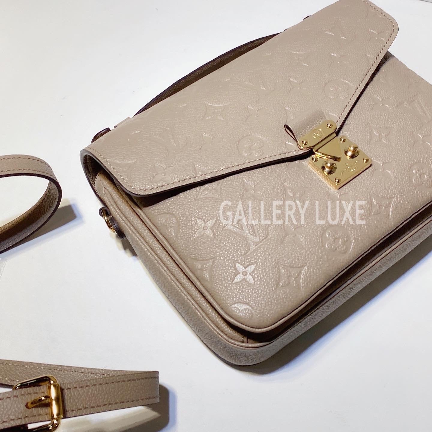 No.3313-Louis Vuitton Pochette Metis MM