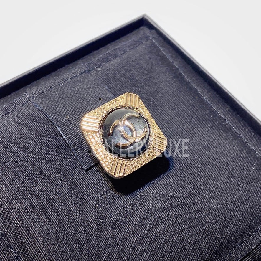 No.3306-Chanel Metal & Resin  Brooch