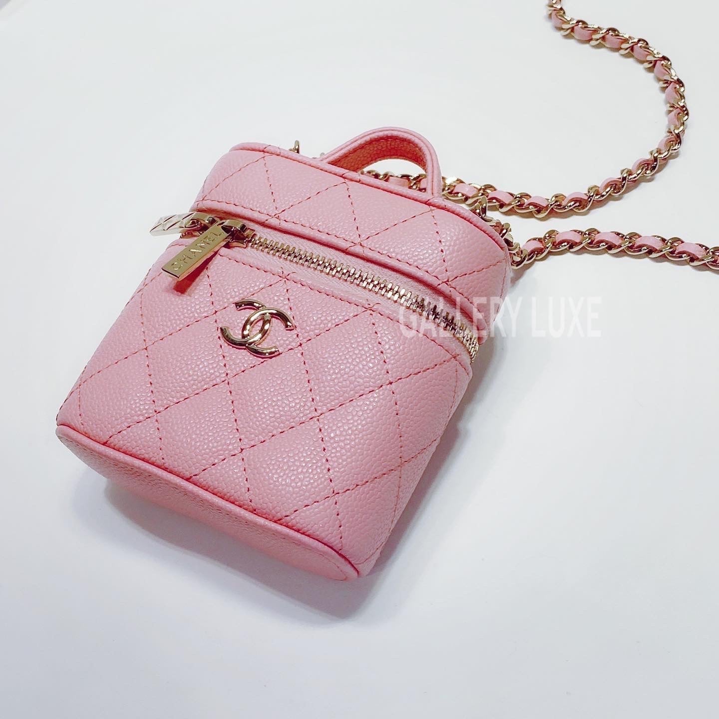 No.3376-Chanel Petite Curved Vanity Case With Chain  (Brand New / 全新貨品)
