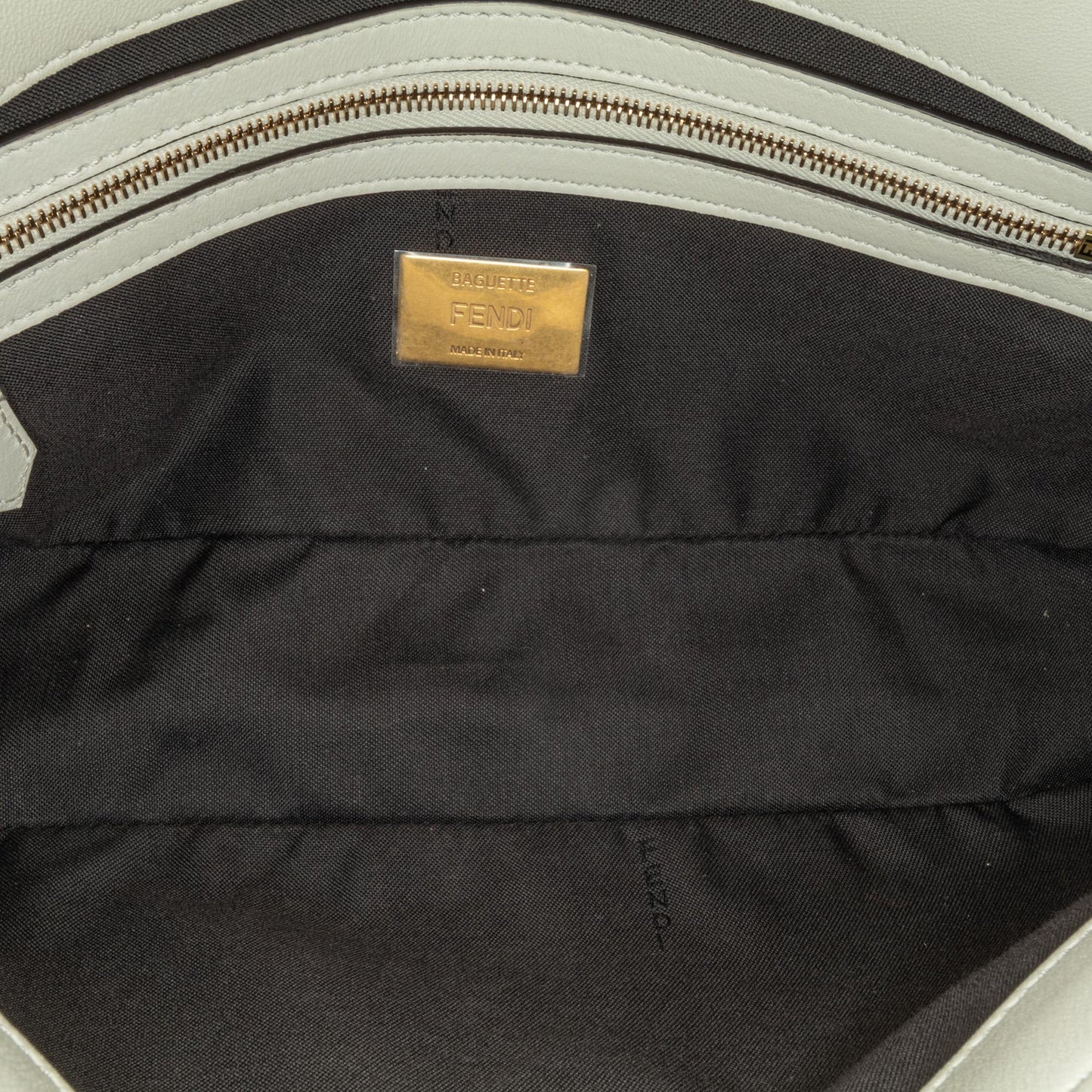 Luxury FendiConvertible Leather Baguette (SHG-lX4WIf)