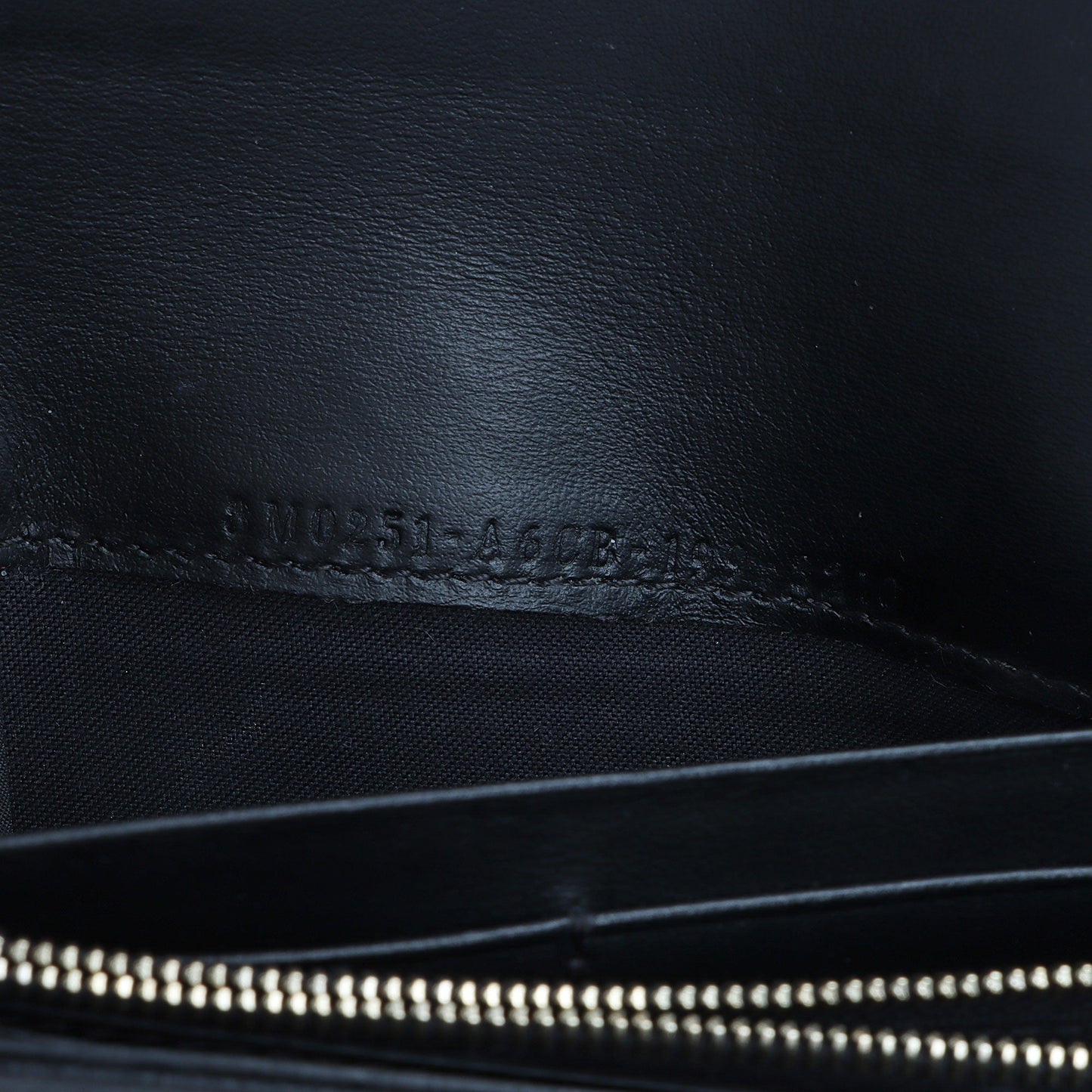 Luxury FendiFF Embossed Calfskin F is Luxury FendiContinental Wallet (SHF-vPL2iW)