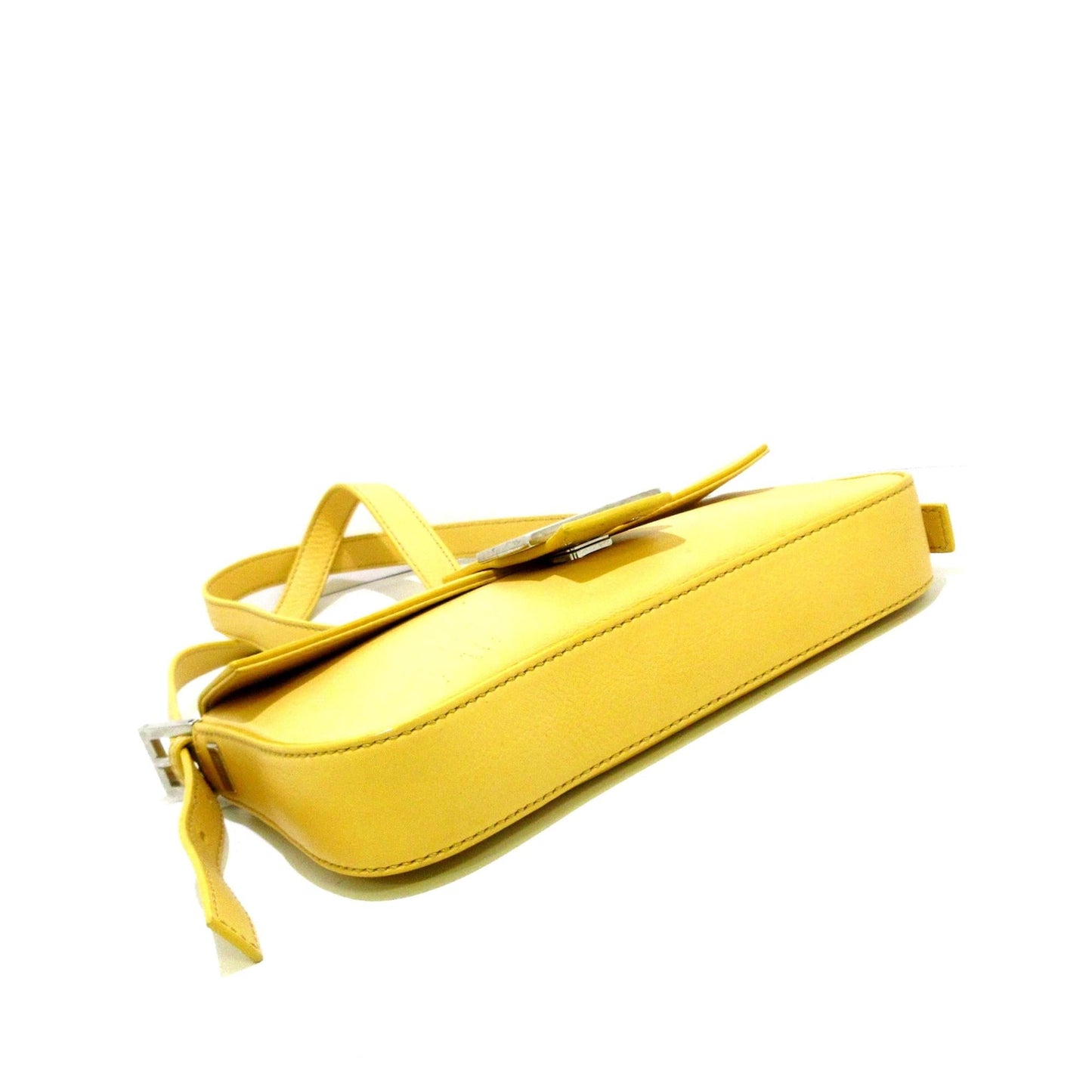 Luxury FendiLeather Baguette with Interchangeable Strap (SHG-ewzoUI)