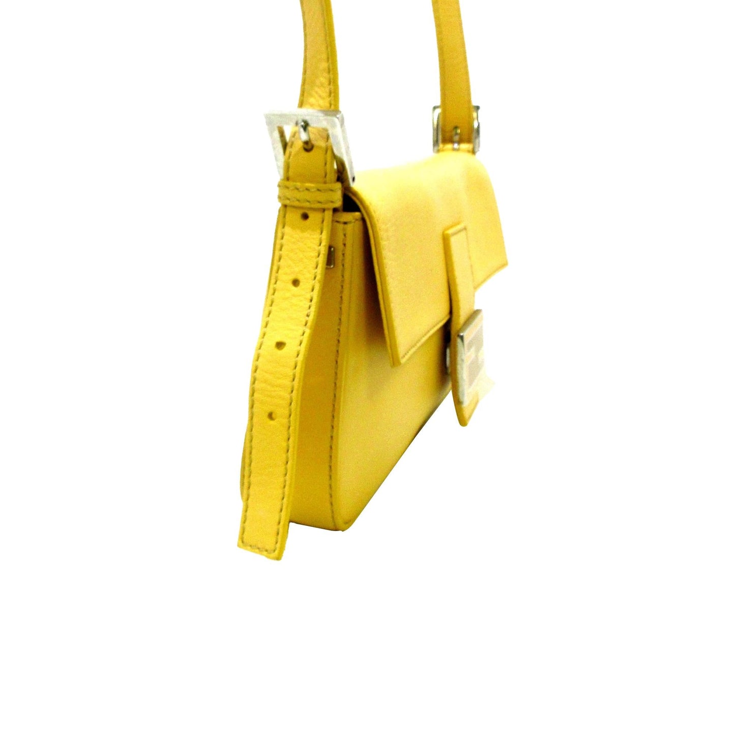 Luxury FendiLeather Baguette with Interchangeable Strap (SHG-ewzoUI)