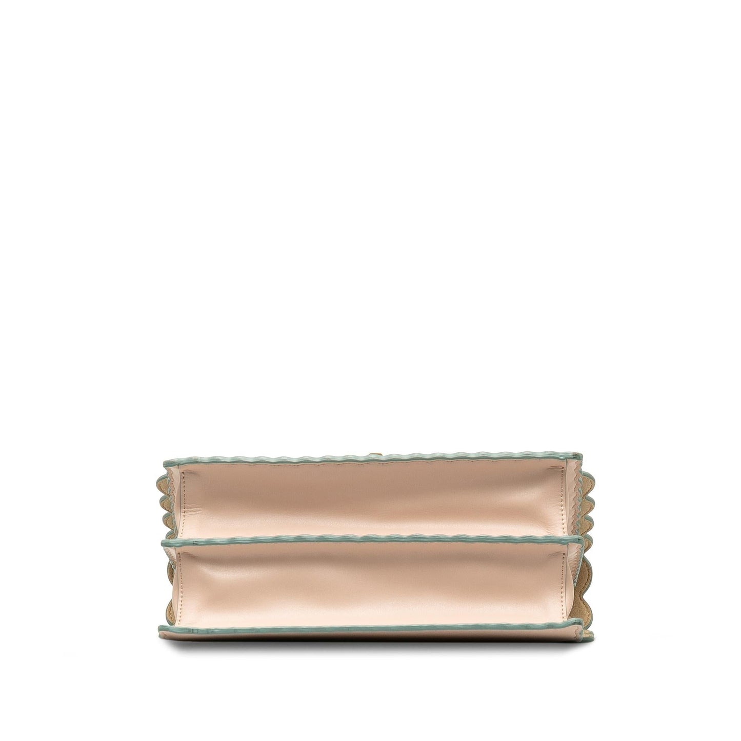 Luxury FendiScalloped Studded Kan I (SHG-ihHz6S)