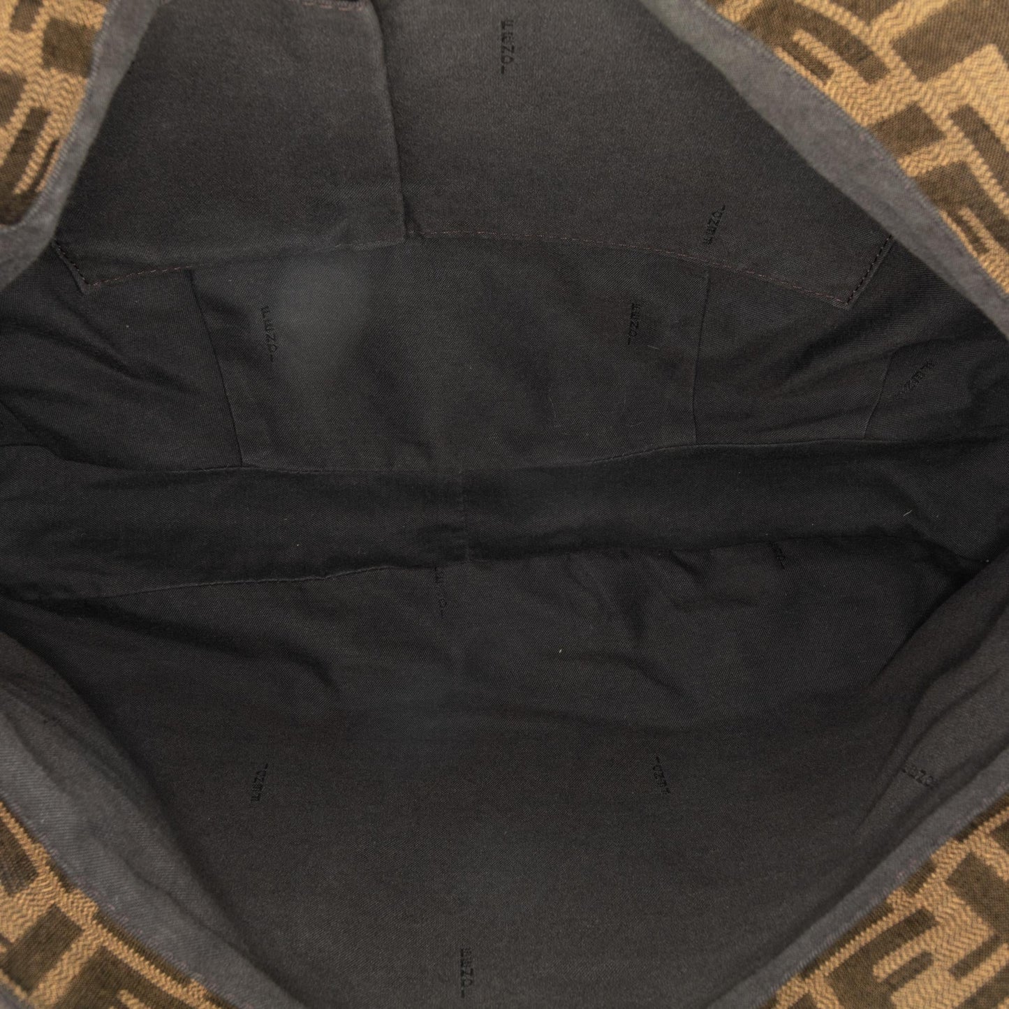 Luxury FendiZucca Canvas Mia Tote (SHG-xCKTom)