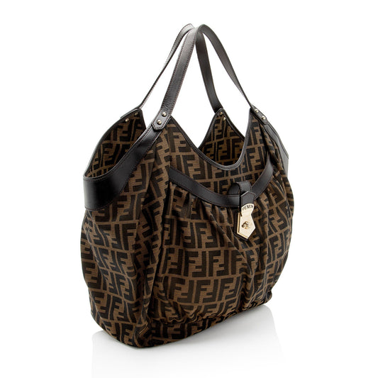 Luxury FendiZucca Chef Pocket Large Tote (SHF-8gWlAc)