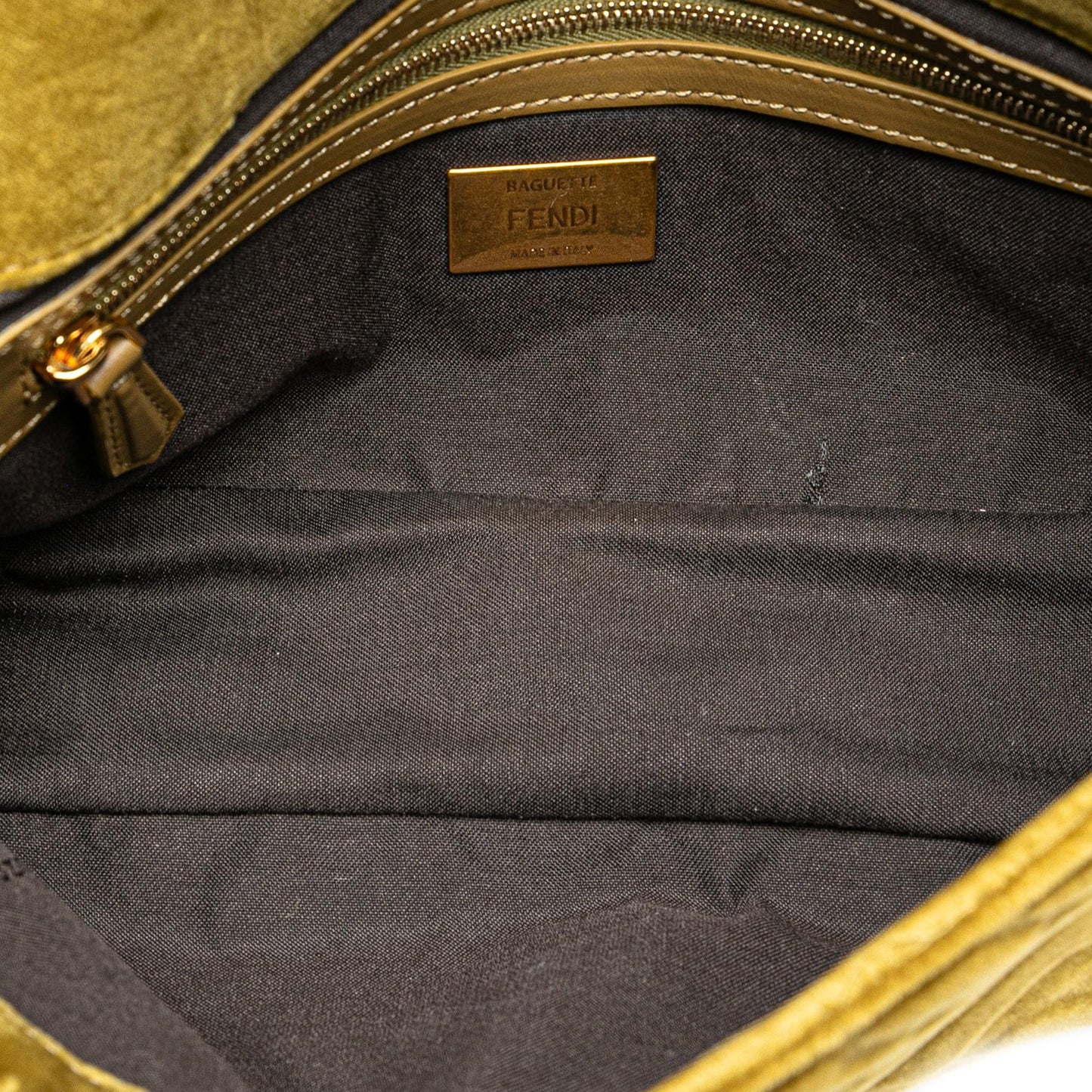 Luxury FendiZucca Embossed Velvet Baguette Satchel (SHG-TmosbZ)