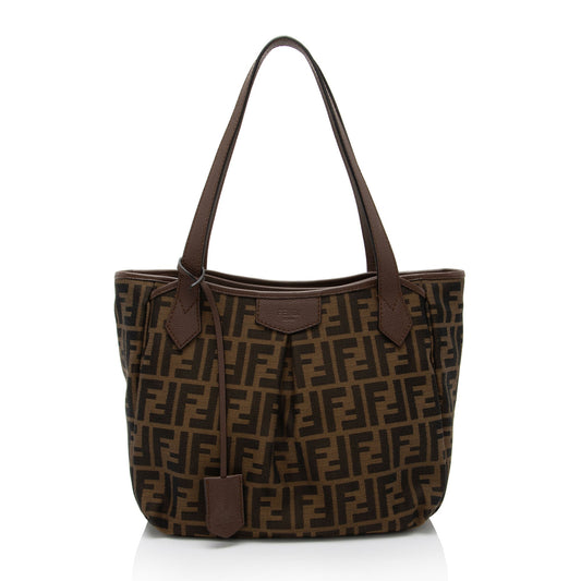Luxury FendiZucca Vitello Artic Shopping Tote (SHF-h2JnoL)