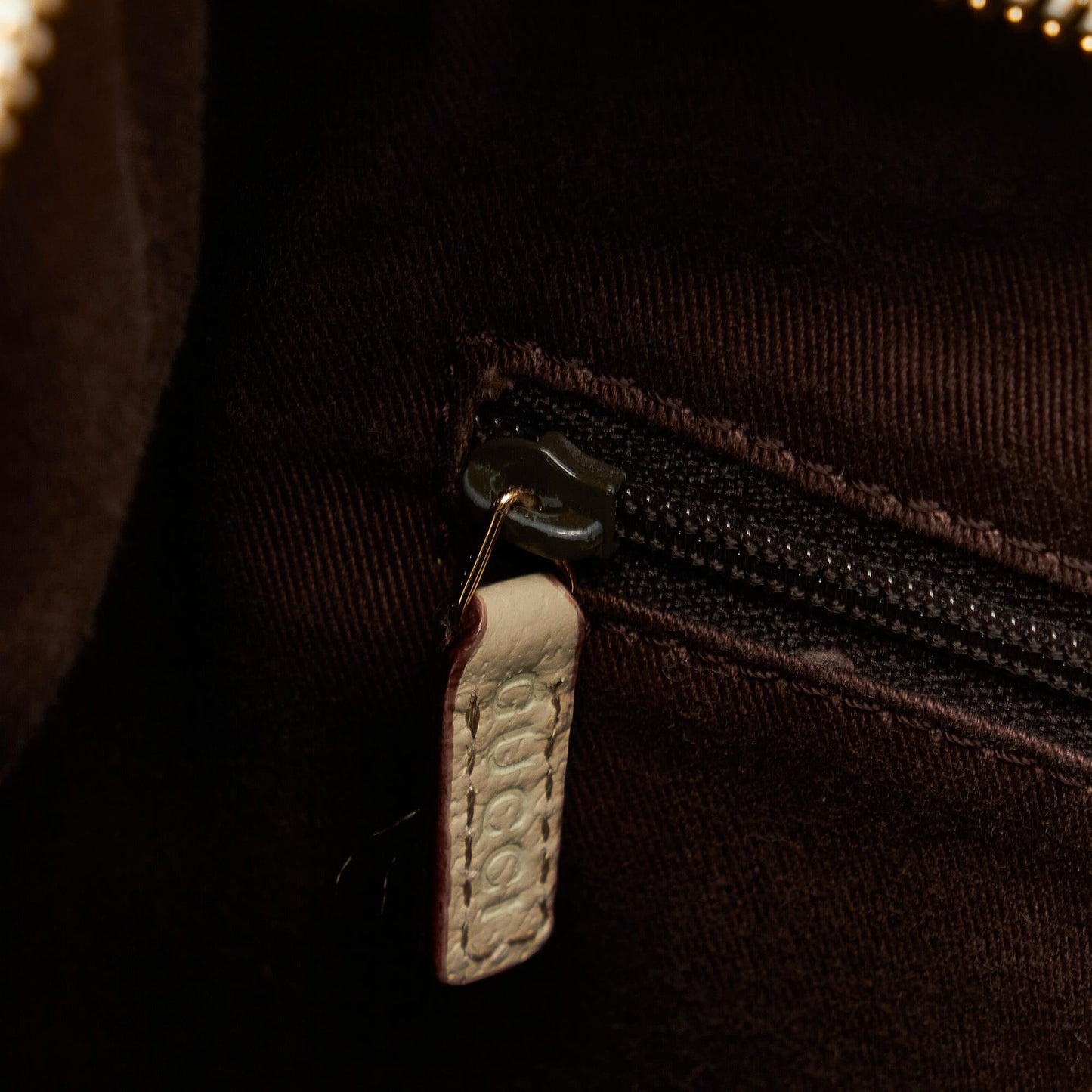 Gucci GG Canvas Abbey D-Ring Shoulder Bag (SHG-F1G55E)