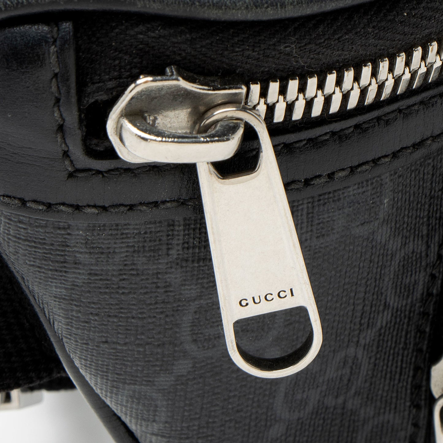 Gucci GG Supreme Retro Belt Bag