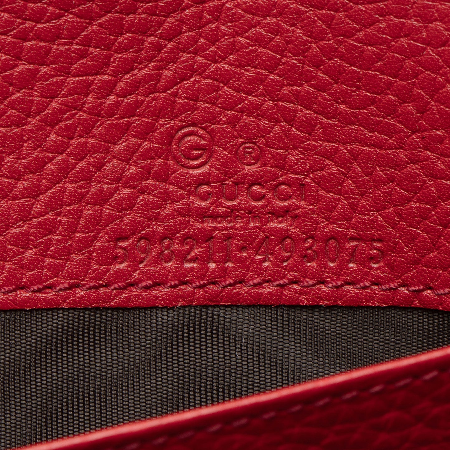 Gucci Grained Leather Soho Wallet on Chain