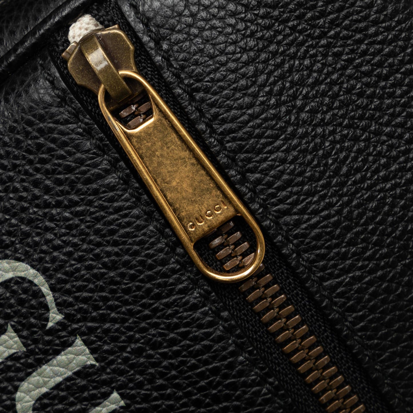 Gucci Gucci Logo Crossbody (SHG-nlCKcB)