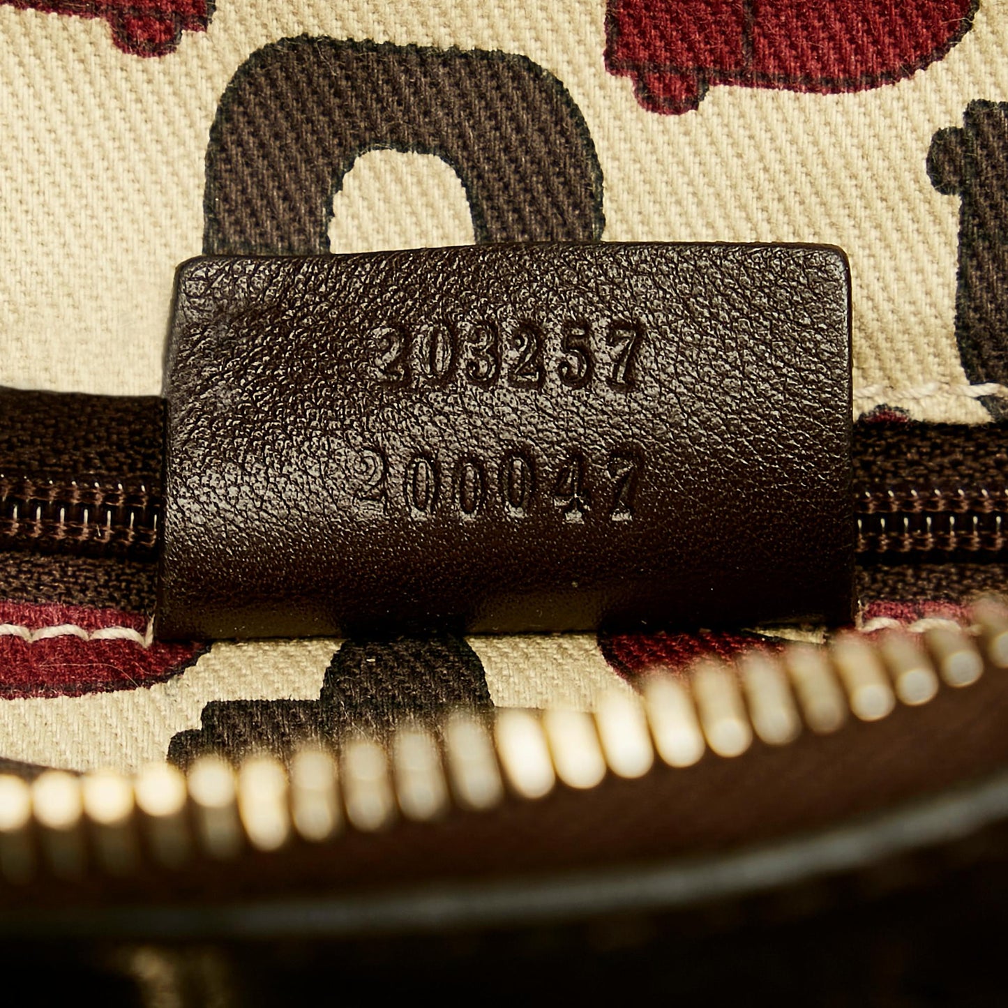 Gucci Guccissima Abbey D-Ring Crossbody Bag (SHG-28108)