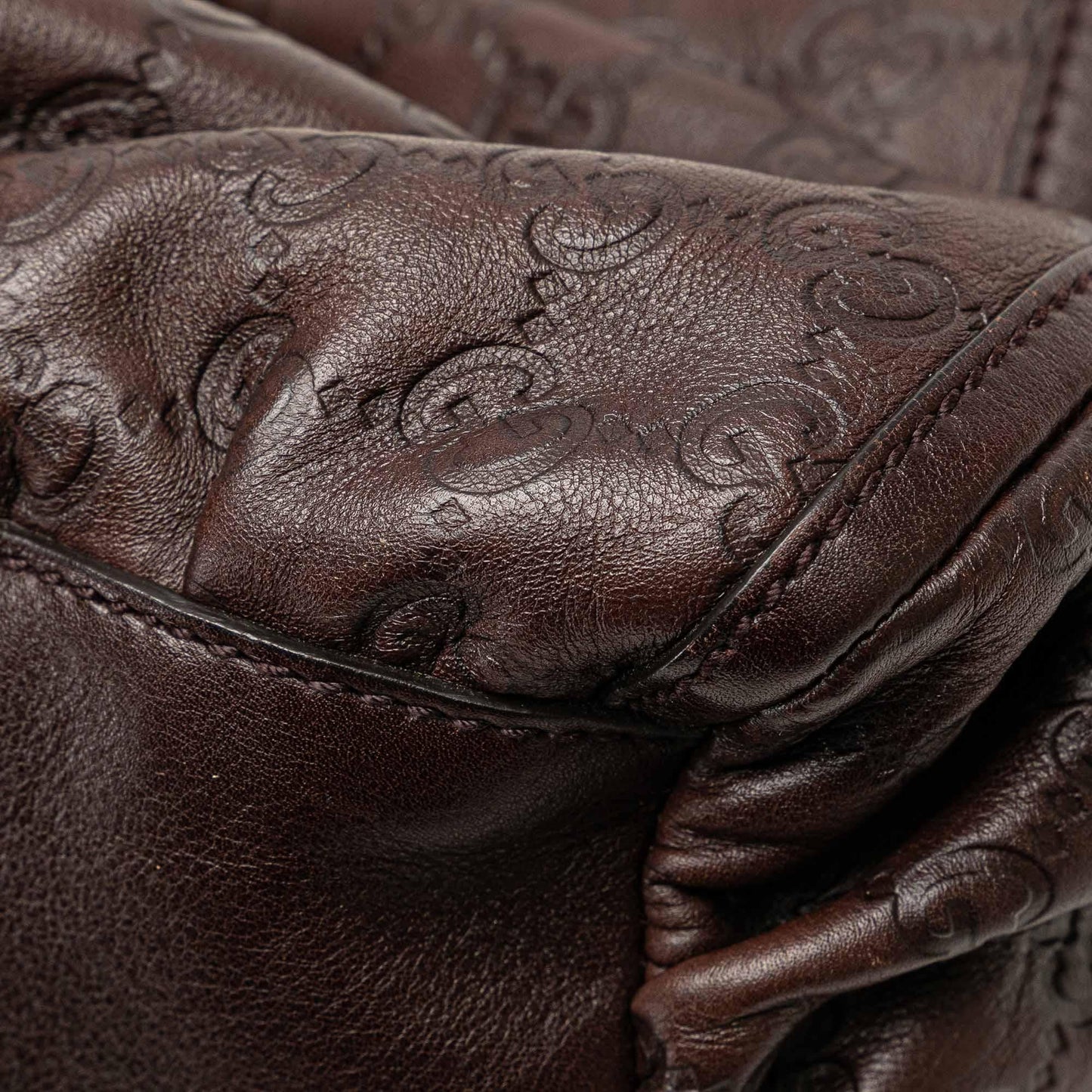 Gucci Guccissima Abbey D-Ring Shoulder Bag (SHG-whjg8l)