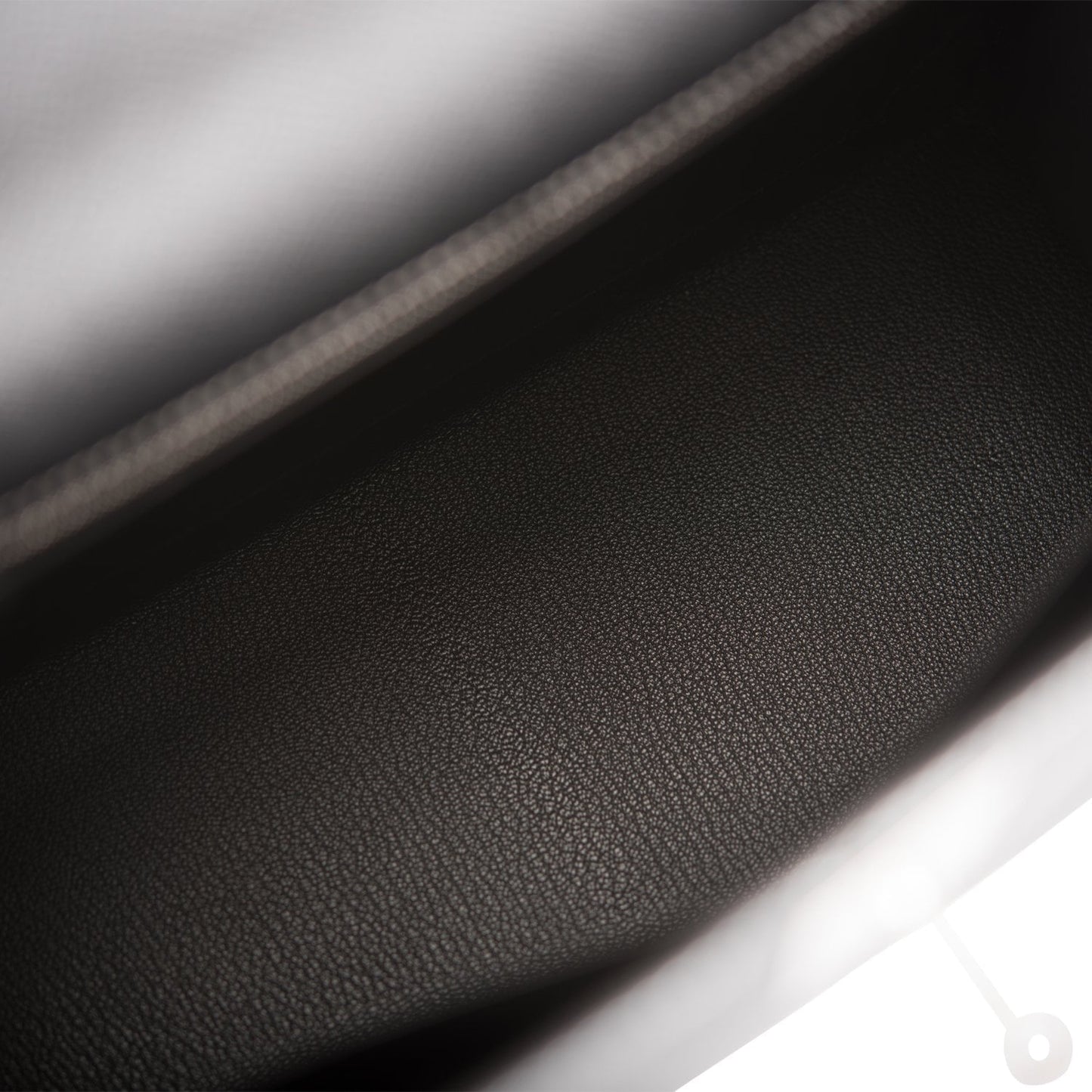 Luxury Hermes Special Order (HSS) Kelly Sellier 28 Black and Craie Epsom Brushed Palladium Hardware