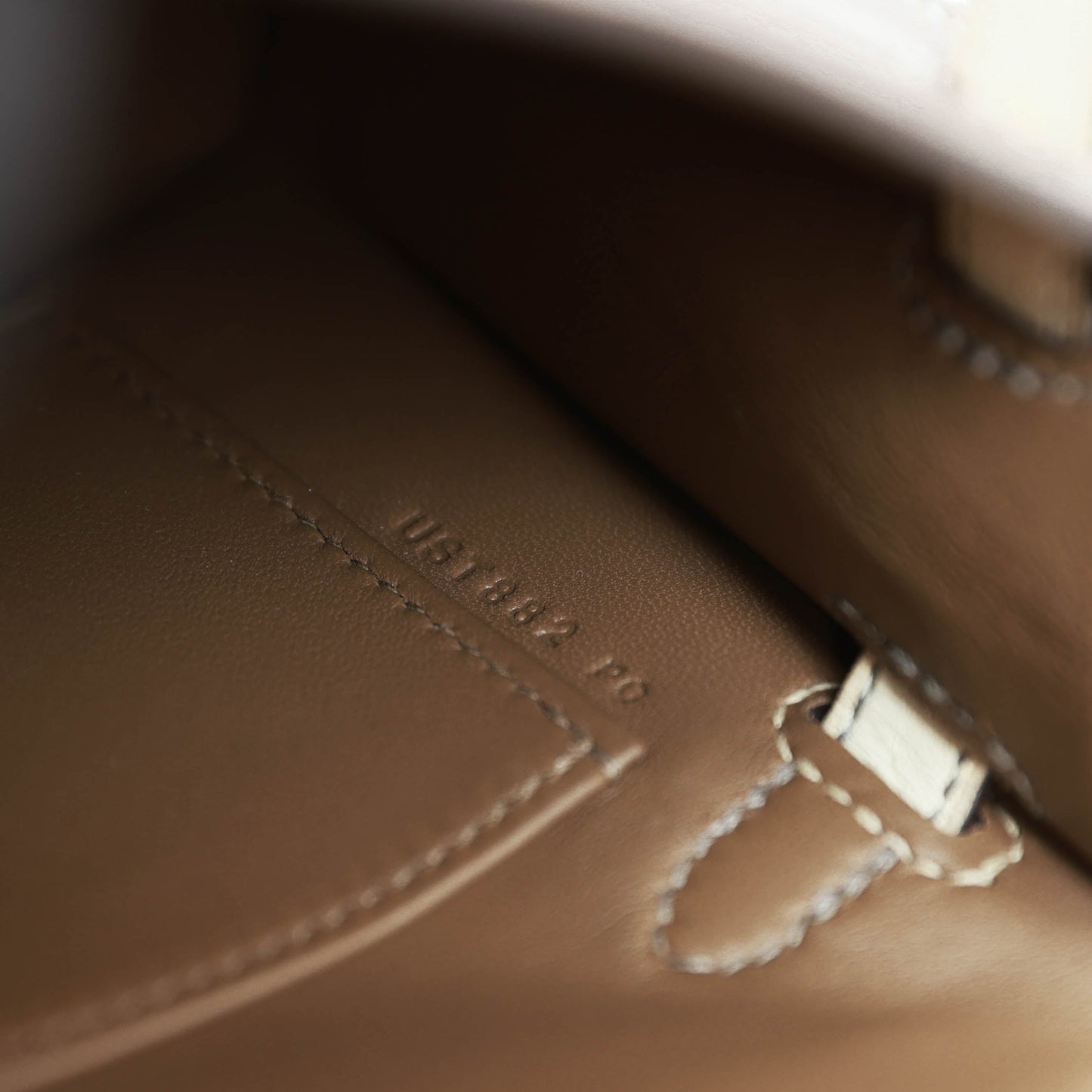 Luxury Hermes Special Order (HSS) Kelly Sellier 20 Gris Tourterelle and Beton Ostrich Permabrass Hardware