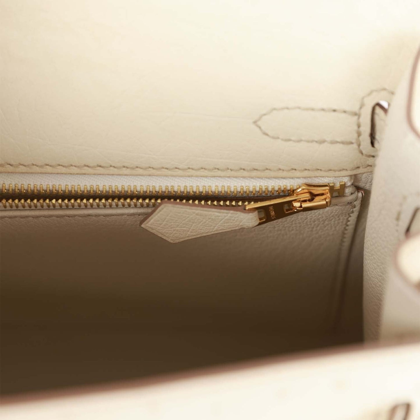 Luxury Hermes Kelly Sellier 25 Beton Ostrich Gold Hardware