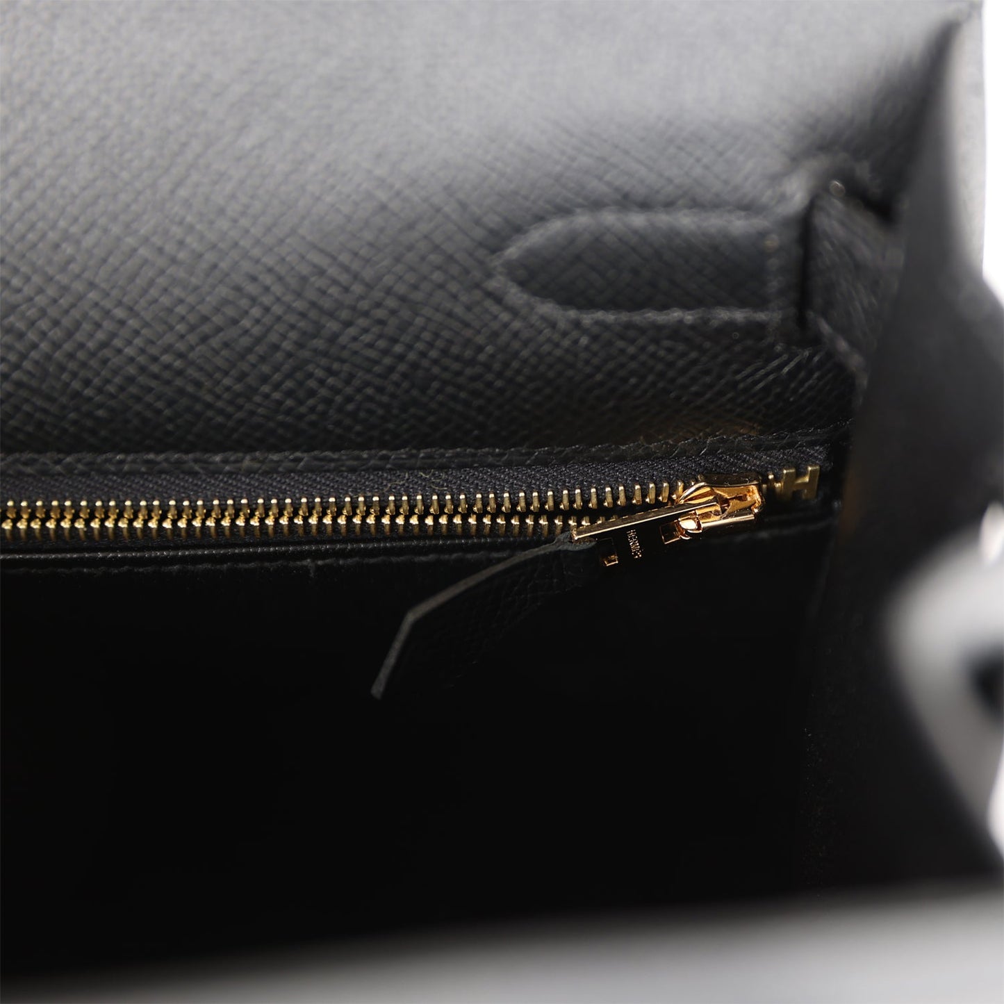 Luxury Hermes Kelly Sellier 28 Black Epsom Gold Hardware