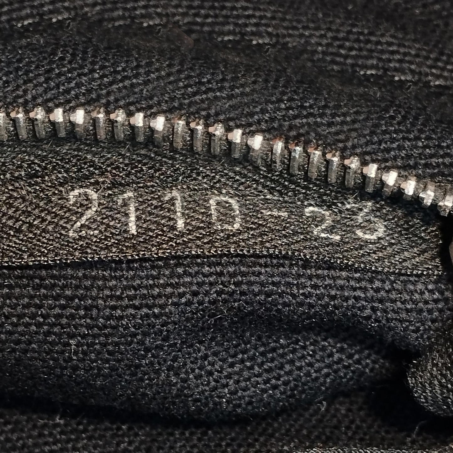 Luxury Hermes Fourre Tout PM (SHG-CmBsZ8)