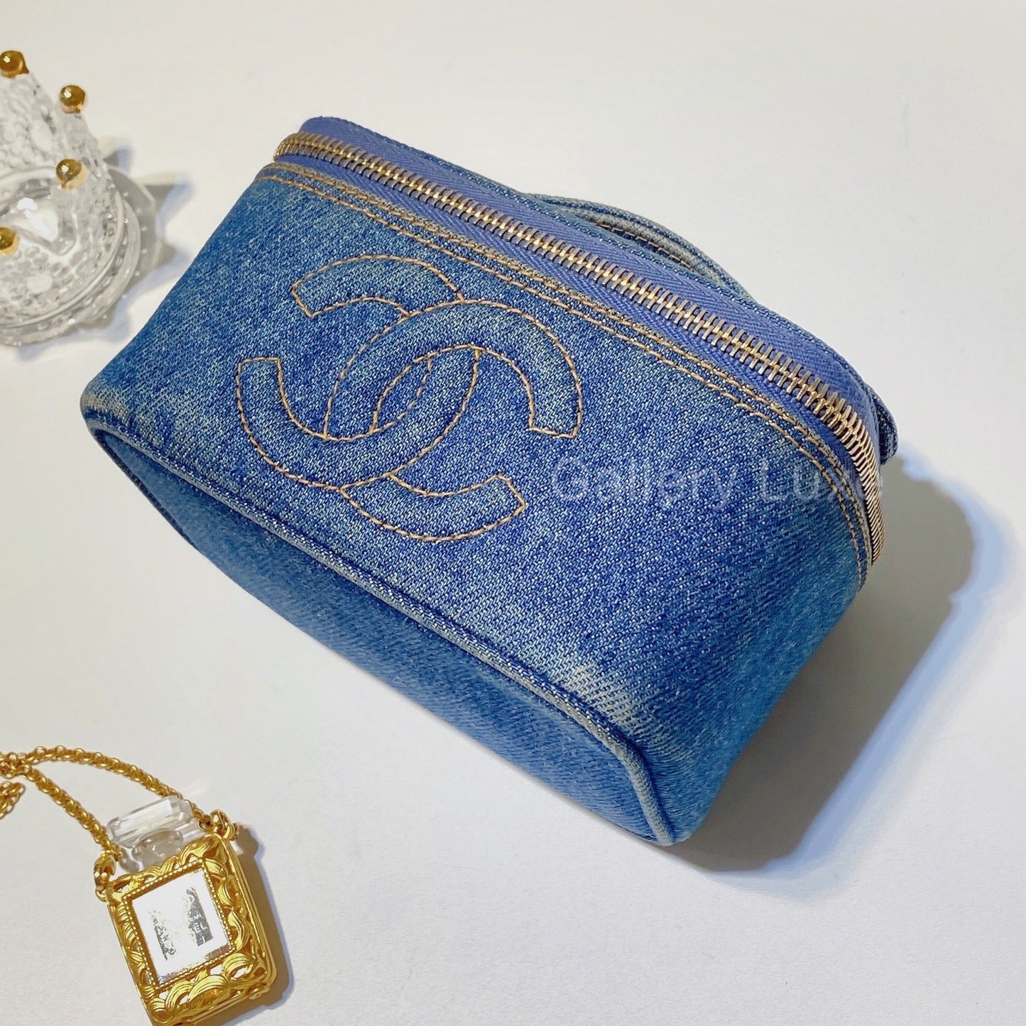 No.2786-Chanel Vintage Denim Mini Vanity Box