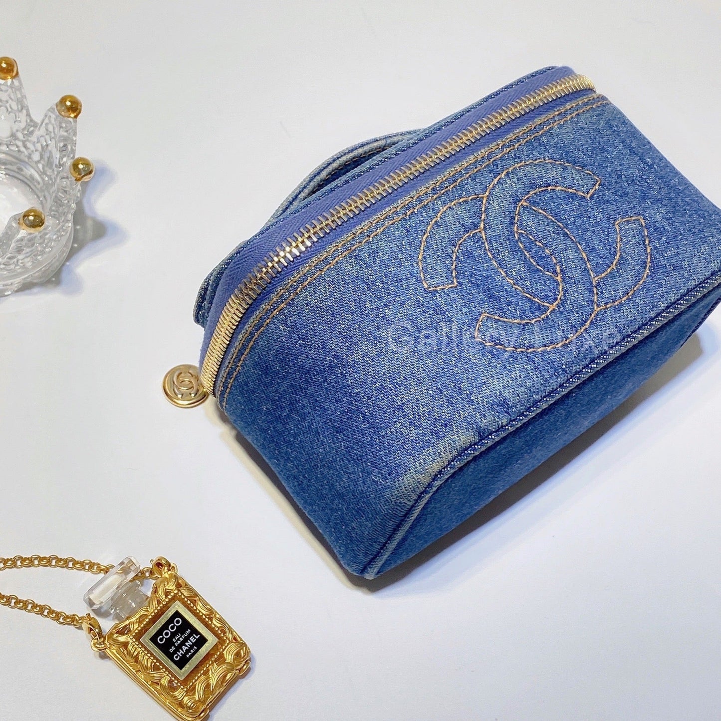 No.2786-Chanel Vintage Denim Mini Vanity Box